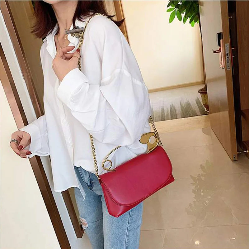 Bolsa de couro PU com correntes para as mulheres, bolsa de ombro com aba, embreagem festa moda, mini tote, tote, 2020