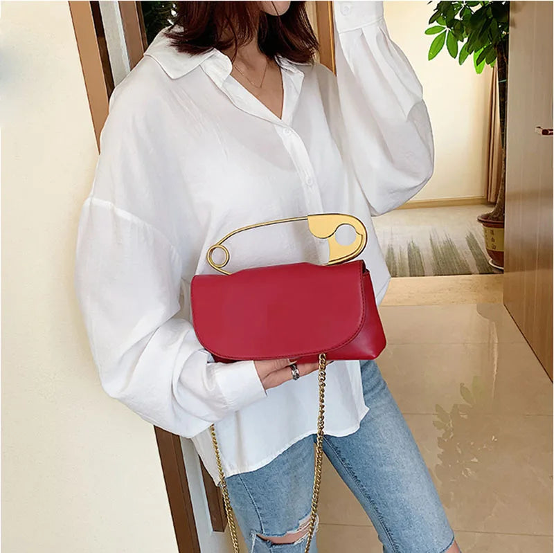 Bolsa de couro PU com correntes para as mulheres, bolsa de ombro com aba, embreagem festa moda, mini tote, tote, 2020