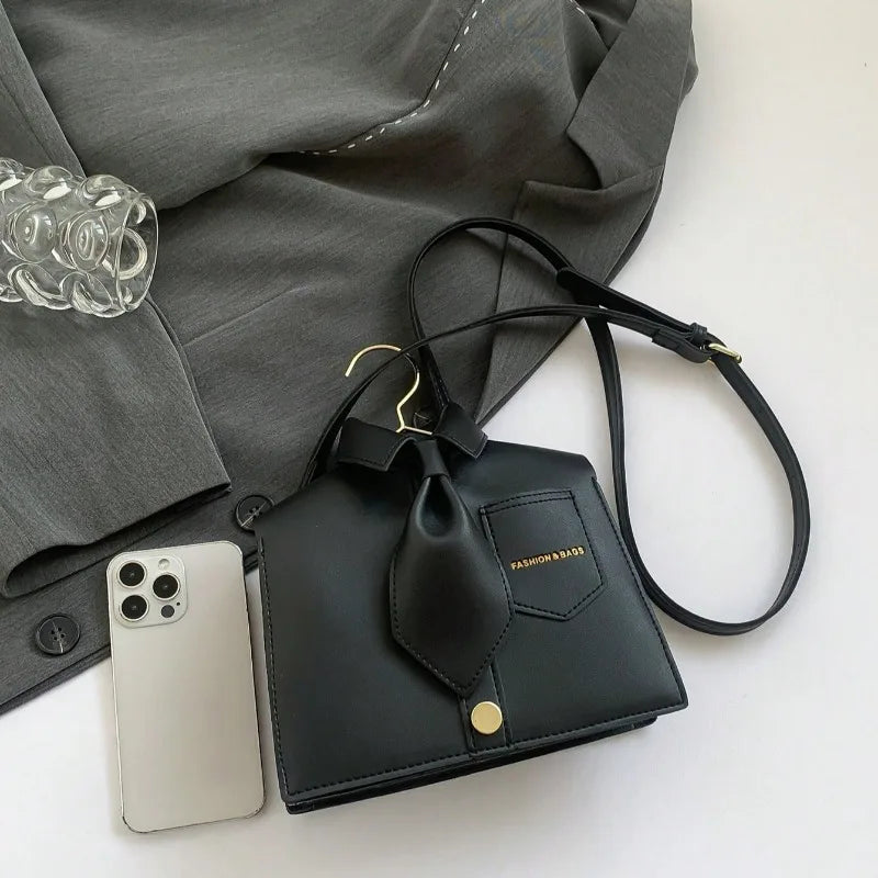 Novidade bolsa crossbody em forma de gola engraçada para mulheres, bolsa de telefone com capa flip preta elegante, presente interessante