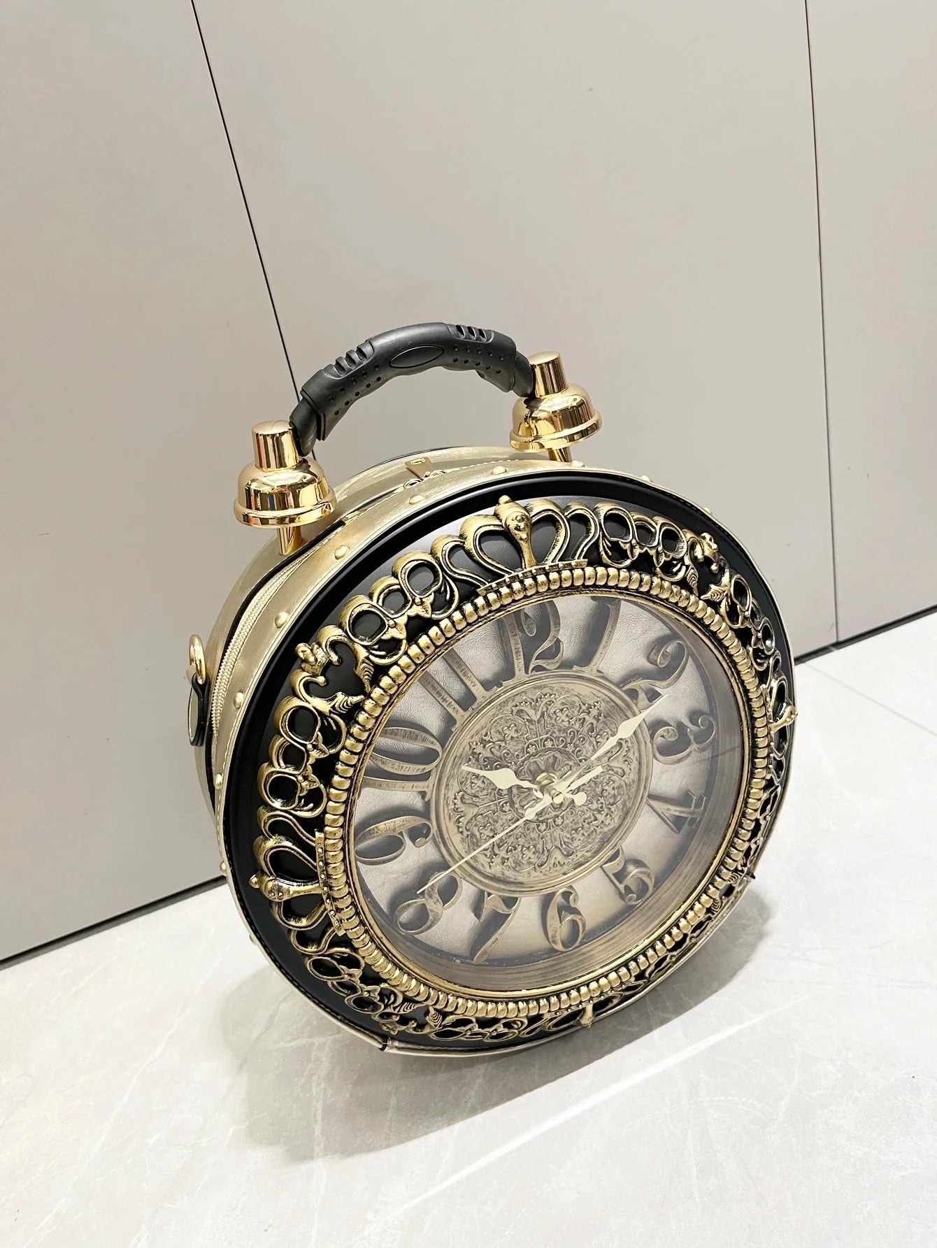Bolsas e bolsas de designer de luxo bolsas de ombro engraçado em forma de relógio saco engraçado feminino redondo saco de couro do plutônio da mulher